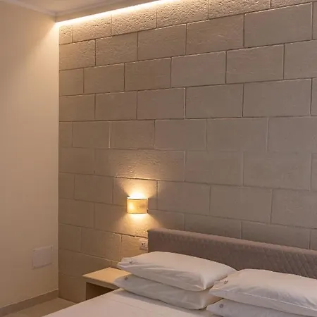 Oronti Guest house *
